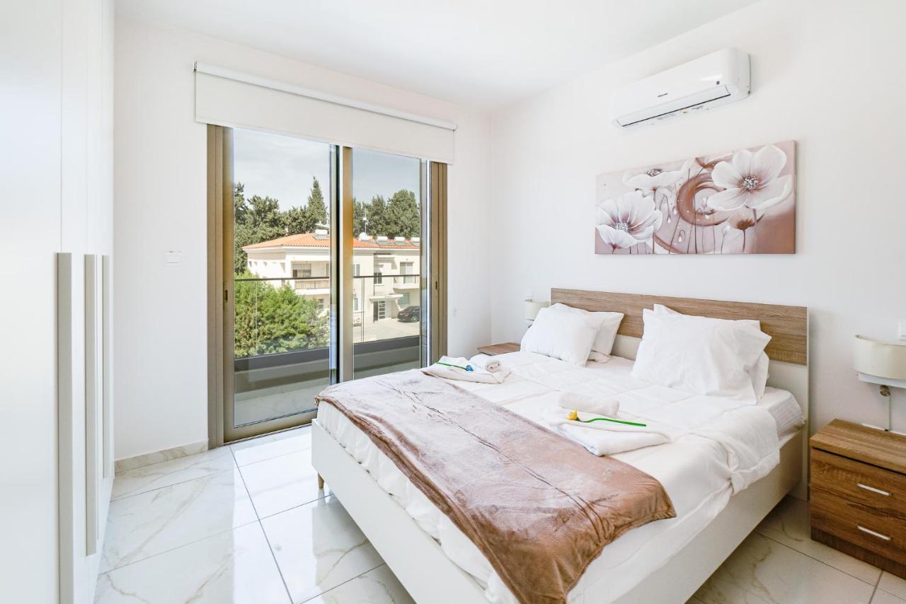 Adolina Apartments By Ezoria Villas Paphos Exterior foto